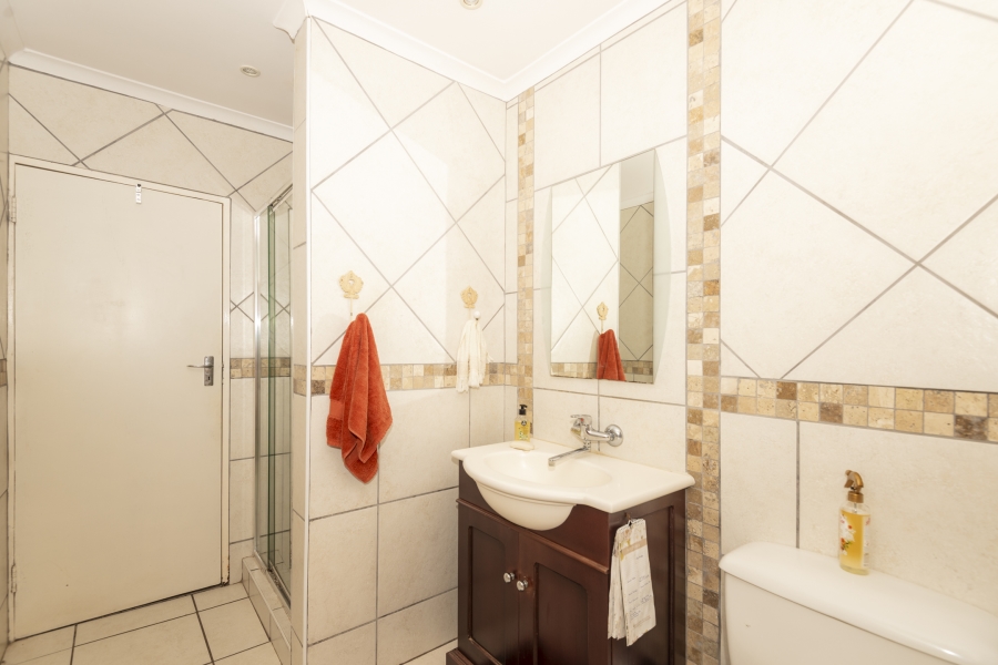 4 Bedroom Property for Sale in Middedorp Western Cape